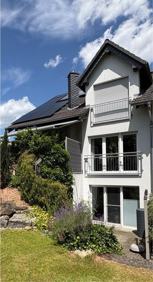 Doppelhaus mit EinliegerWohnung und Garage