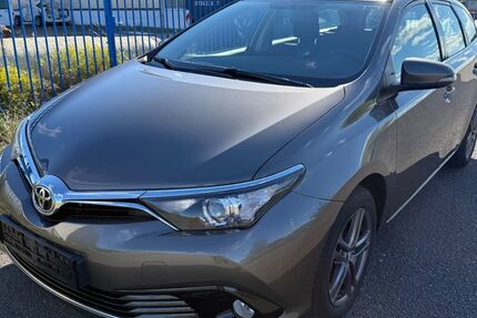 Toyota Auris 91.183 km 9.990 € Leipzig 04178