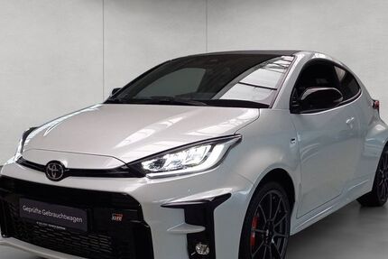 Toyota Yaris 10.600 km 38.450 &euro; Stuttgart 70469