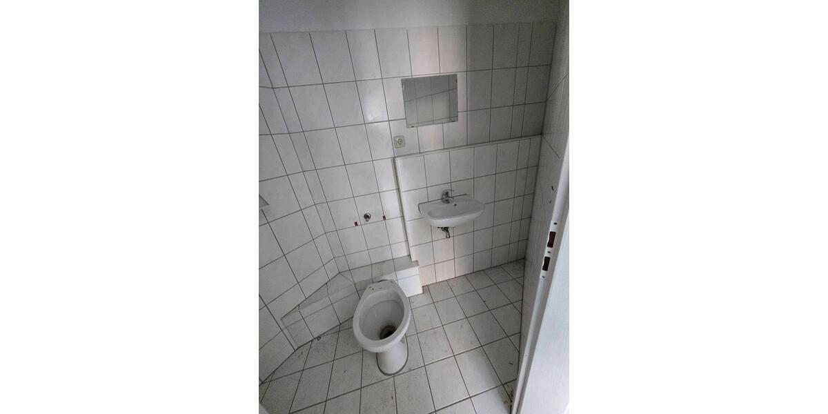 Etagenwohnung Gera Alt-Bieblach - 6 Zimmer, 262 m&sup2;, 59.000&euro; | Angebot:27168463