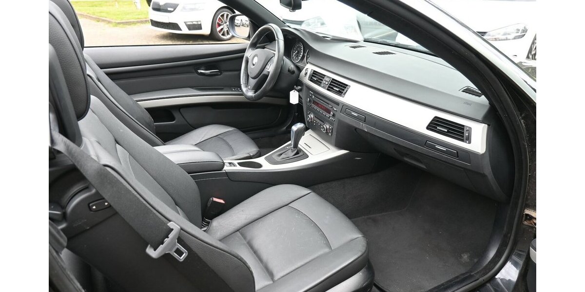 BMW 320 iAut Cabrio Klimaaut Leder BiXen PDC 18Alus 106.000 km 16.500 &euro; Seevetal - Hittfeld 21218