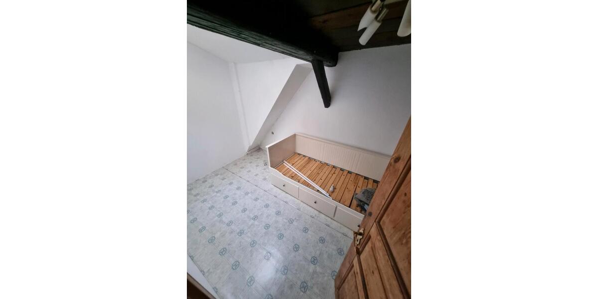 Dachgeschoßwohnung Riedstadt - 4 Zimmer, 110 m&sup2;, 1.260&euro; | Angebot:26326806