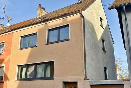 Haus Saarbrücken St. Arnual - 8 Zimmer, 170 m&sup2;, 349.000&euro; | Angebot:25403151