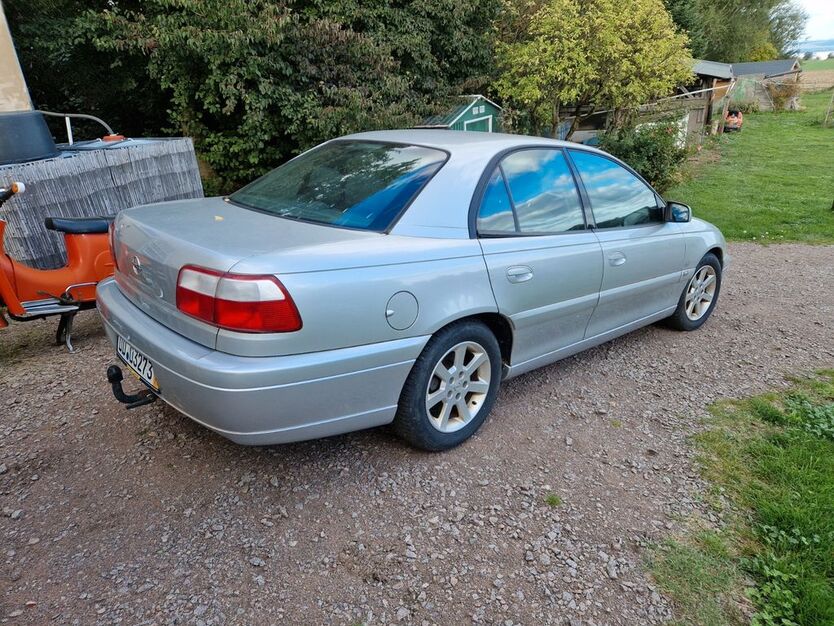 Opel Omega 237.400 km 2.300 € Dresden 01156