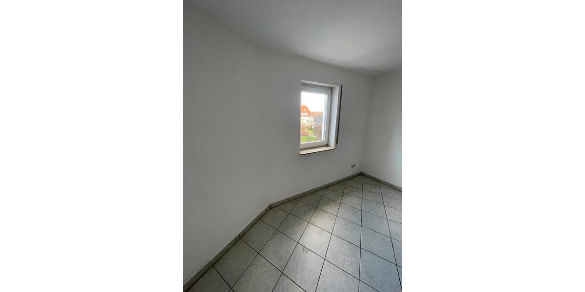 Erdgeschoßwohnung Reinsdorf - 1 Zimmer, 30 m&sup2;, 300&euro; | Angebot:26253219