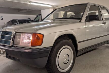 Mercedes-Benz 190 198.000 km 6.450 &euro; Berlin 10969