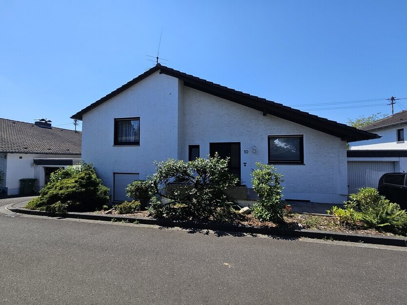Einfamilien-Split-Level-Haus in Stieldorf mit Einbauküche - WG-geeignet