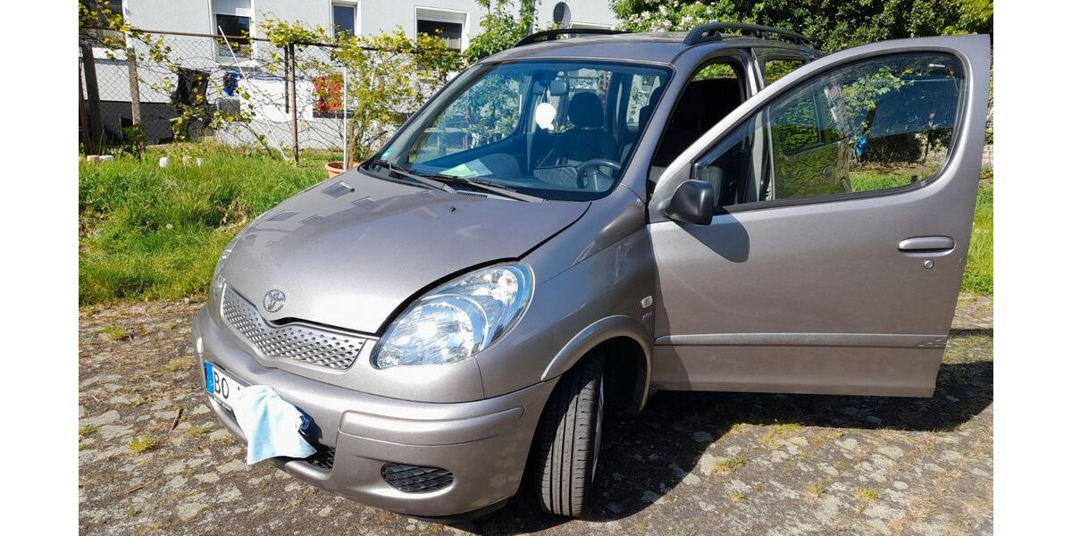 Toyota Yaris 116.000 km 5.600 &euro; Bochum 44789