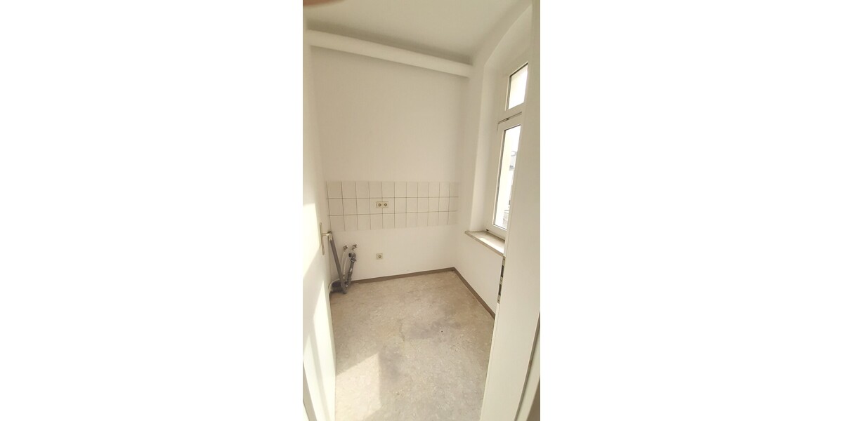 WG-Wohnung mit 4-Zimmern, 2.OG mit 2 Bädern und 2 Küchen in Gera 4 zimmer