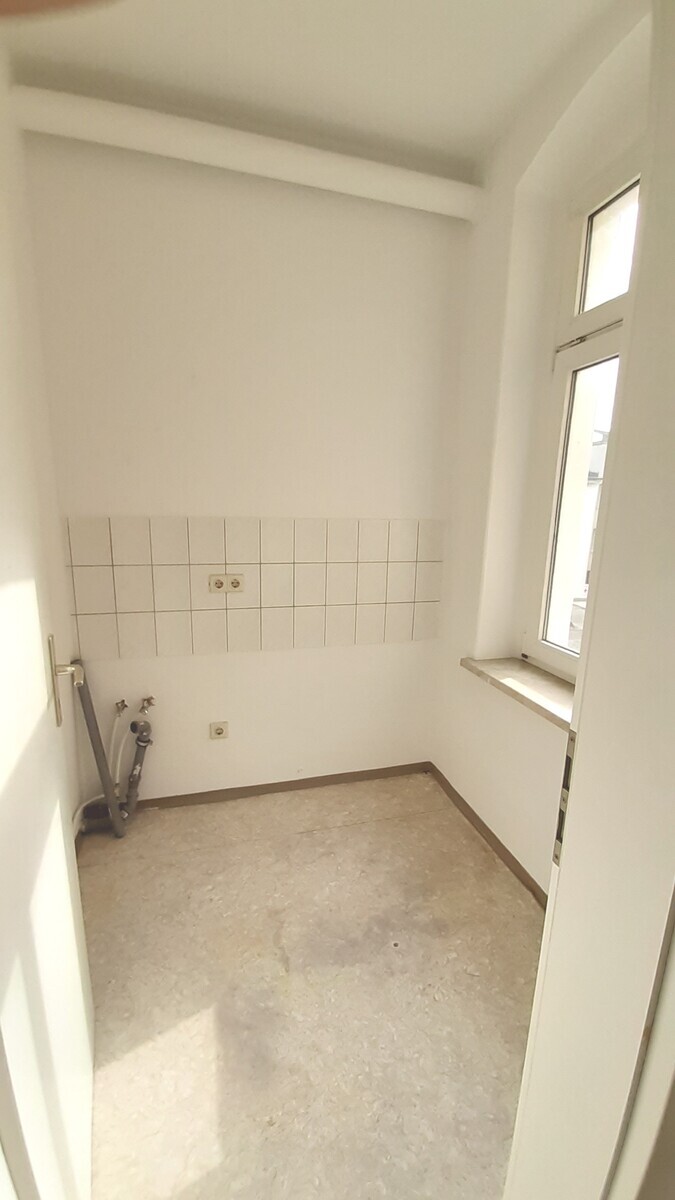WG-Wohnung mit 4-Zimmern, 2.OG mit 2 Bädern und 2 Küchen in Gera 4 zimmer