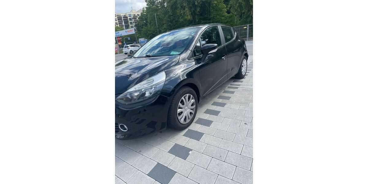 Renault Clio 107.942 km 5.499 &euro; München 81369