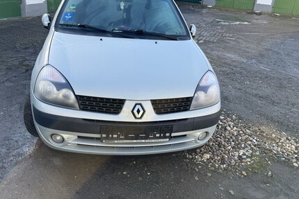 Renault Clio 124.500 km 2.500 &euro; Braunsbedra 06242