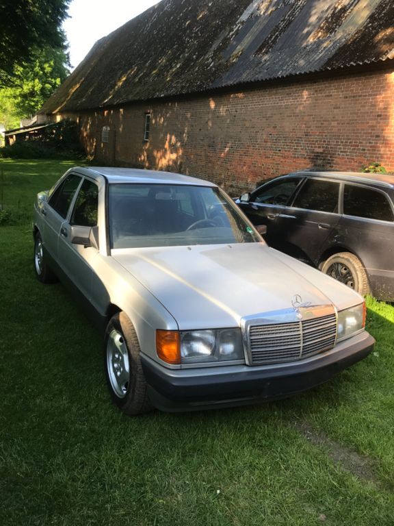 Mercedes-Benz 190 338.000 km 2.800 € Schönhagen 24259
