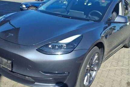 Tesla Model 3 141.449 km 25.750 &euro; Herges-Hallenberg 98587
