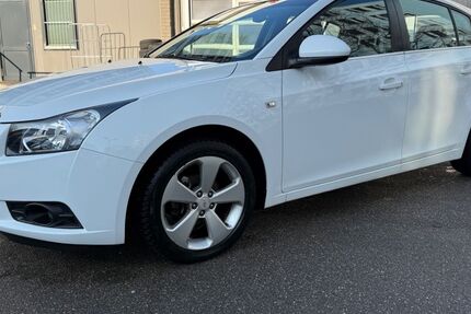 Chevrolet Cruze 69.111 km 6.999 &euro; München 80636