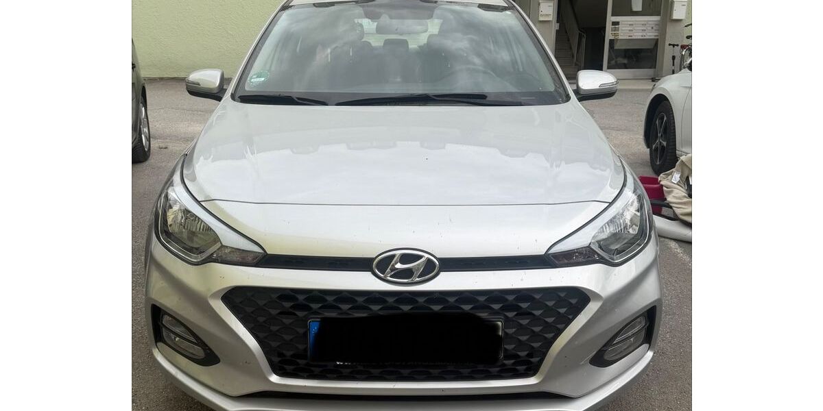 Hyundai i20 64.000 km 11.800 &euro; Penzberg 82377