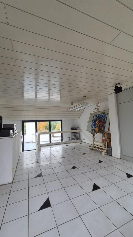 Modernes Reihenhaus mit großzügiger Rooftop-Lounge zimmer