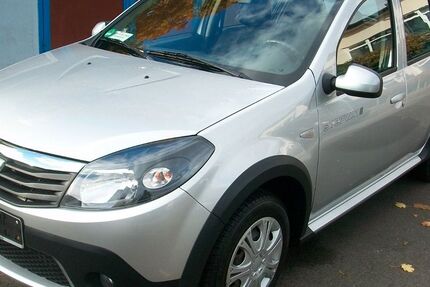 Dacia Sandero 54.200 km 3.900 &euro; Berlin 12347