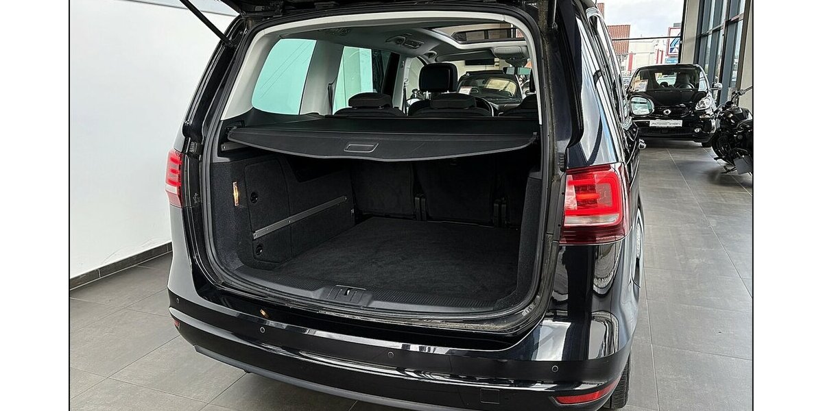 VW Sharan 2.0 TDI Pano ACC elektrische Türen Ass 135.000 km 20.999 &euro; Stade 21682