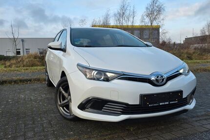Toyota Auris 57.000 km 10.590 &euro; Ahrensburg 22926