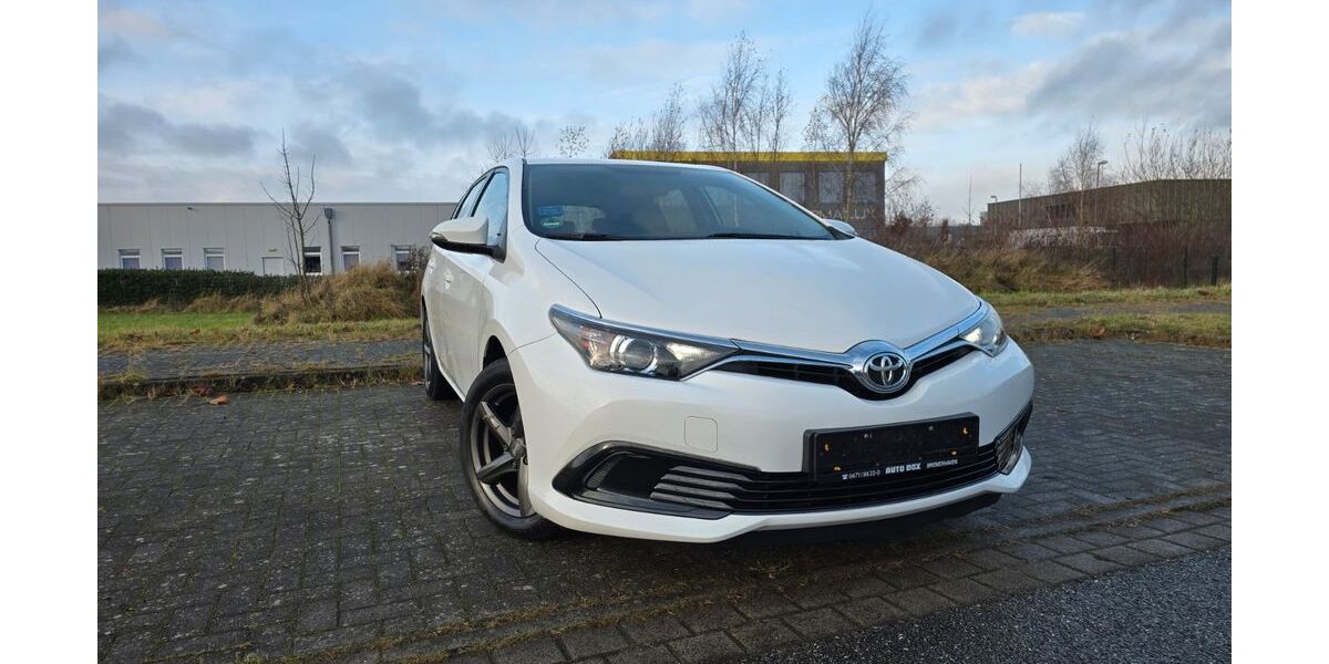 Toyota Auris 57.000 km 10.590 &euro; Ahrensburg 22926