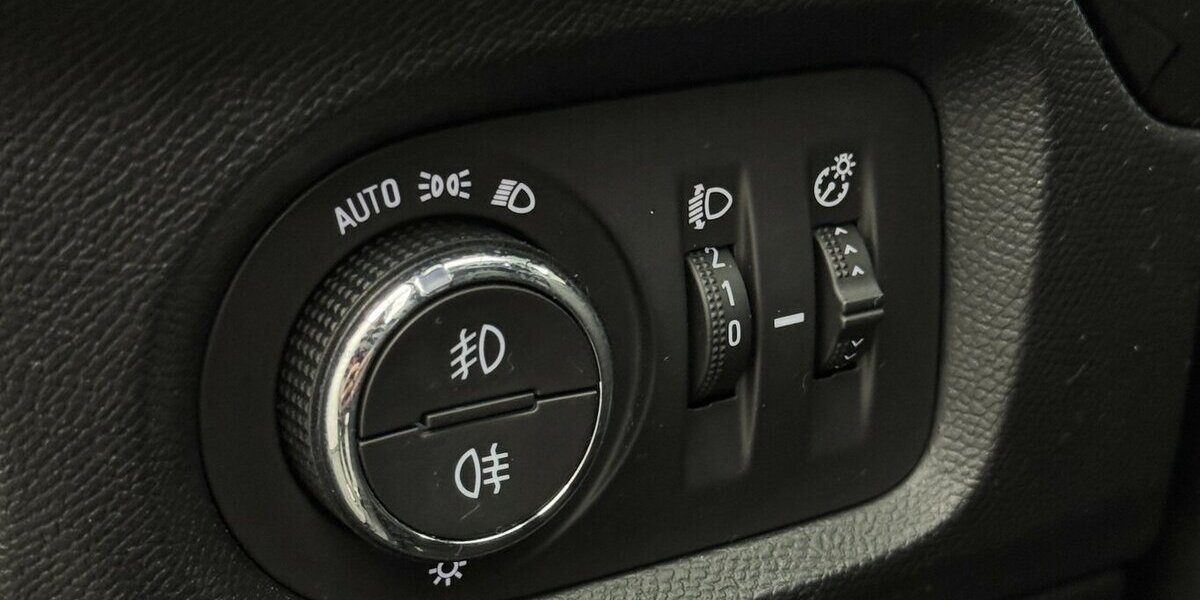 Opel Corsa 1.2 Turbo Elegance CarPlay DAB 46.331 km 11.220 &euro; Lich 35423