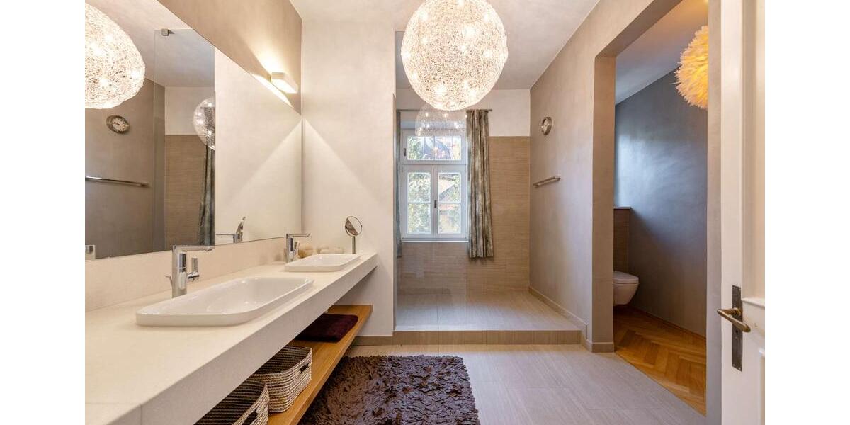 Villa München Nymphenburg - 9 Zimmer, 389 m&sup2;, 9.300&euro; | Angebot:25255917