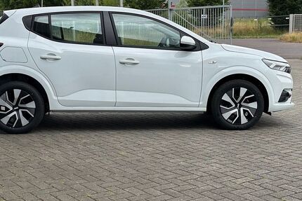 Dacia Sandero 1.510 km 17.850 &euro; Irxleben bei Magdeburg 39167