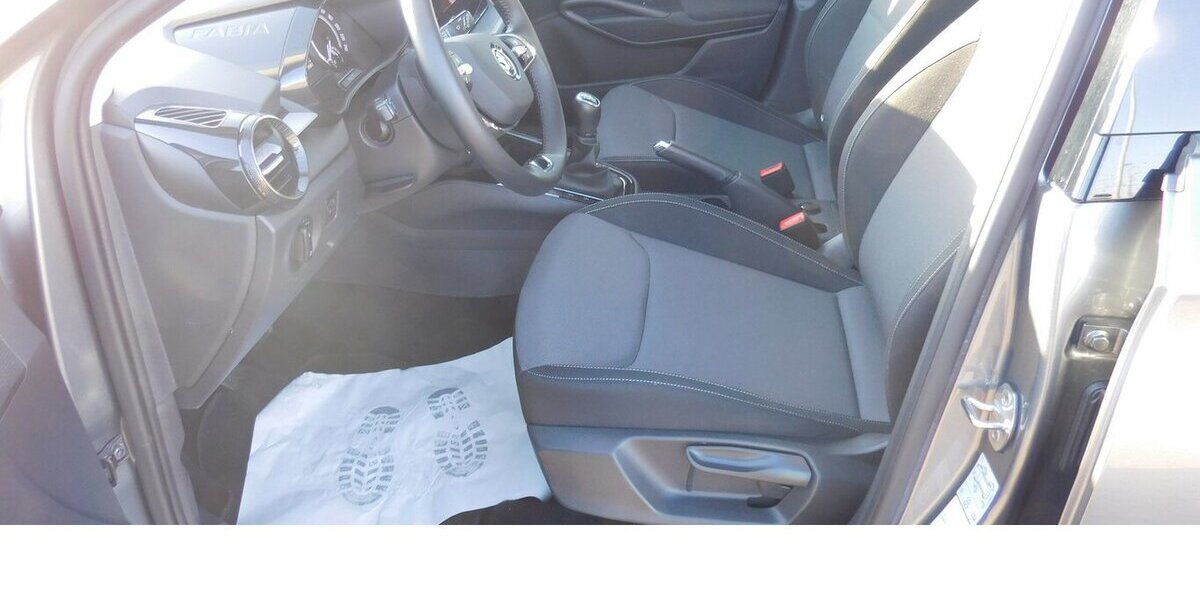 Skoda Fabia 1.0 Ambition MPI BMT Navi Klima 13.700 km 14.990 &euro; Vordorf 38533