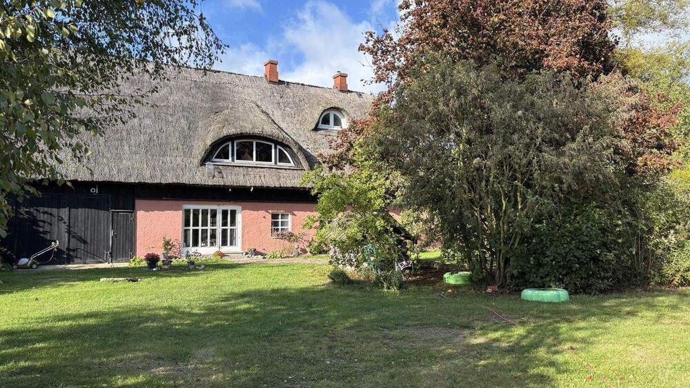 Einfamilienhaus Penzlin Mallin - 9 Zimmer, 500 m&sup2;, 560.000&euro; | Angebot:25755251