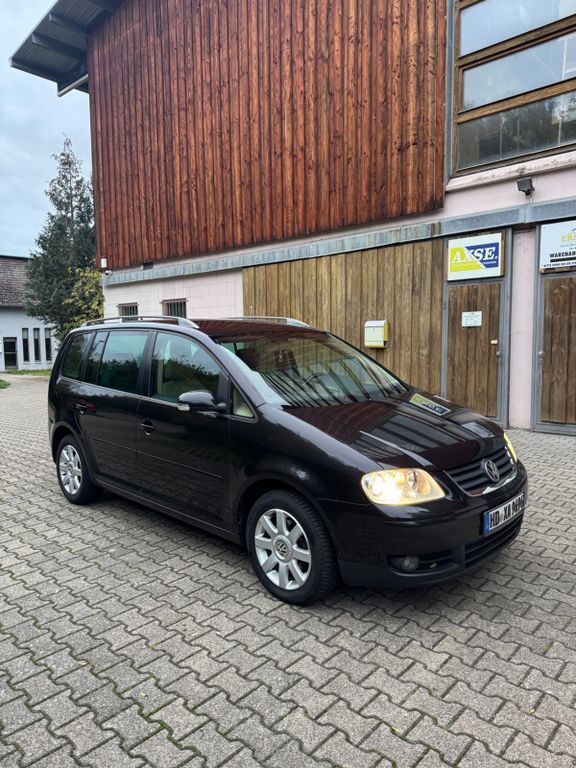 VW Touran 268.000 km 2.990 € Sinsheim 74889