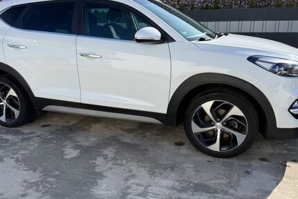 Hyundai TUCSON 81.737 km 17.750 &euro; Ohrdruf 99885