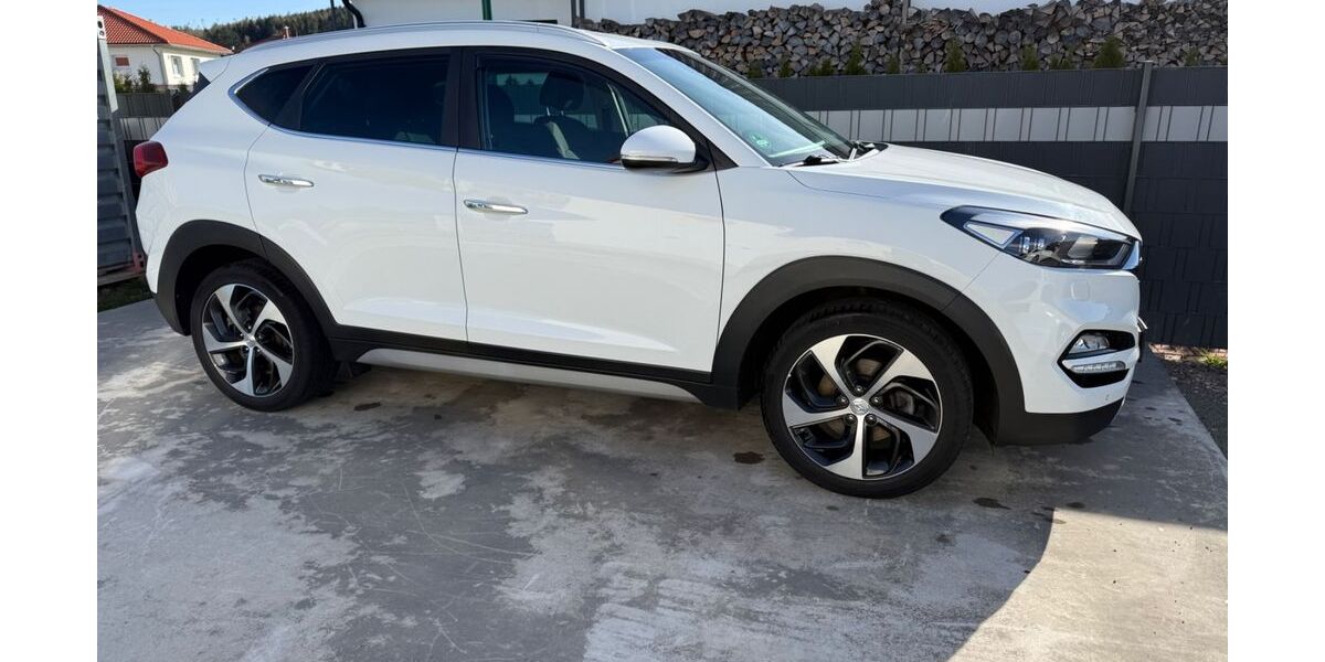 Hyundai TUCSON 81.737 km 17.750 &euro; Ohrdruf 99885