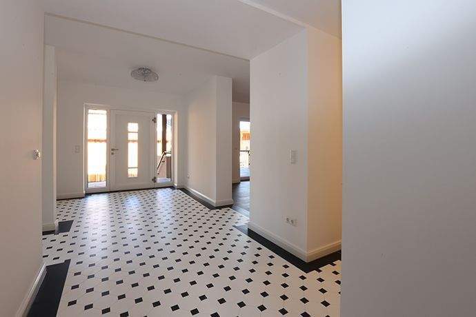 Haus mit 300 m² Wfl.Erstbezug nach KernsanierungEnergiekl. A+ 7 zimmer