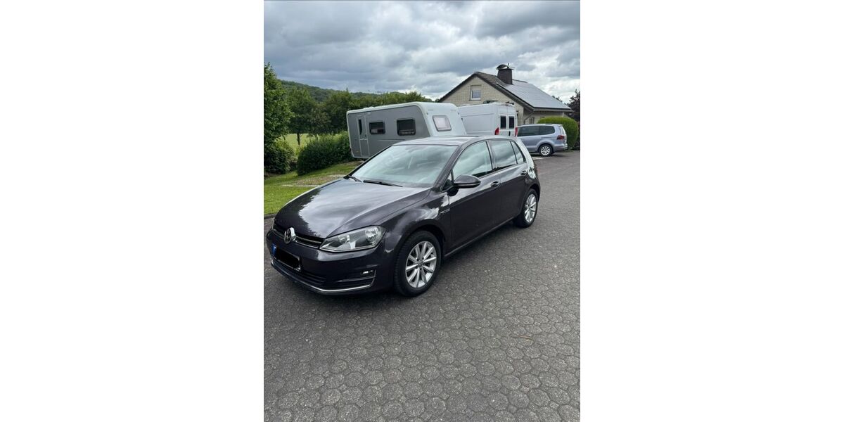 VW Golf 136.000 km 10.500 &euro; Warstein 59581