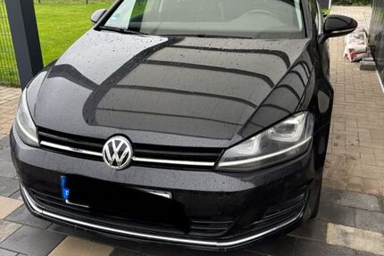 VW Golf 99.000 km 14.300 € Preußisch Oldendorf 32361