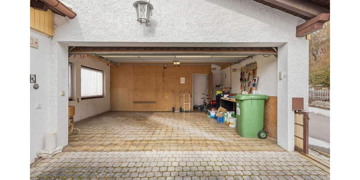 Einfamilienhaus Undorf Undorf - 7 Zimmer, 208 m&sup2;, 599.000&euro; | Angebot:25779834