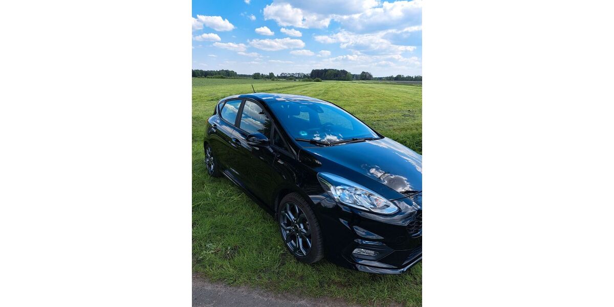 Ford Fiesta 74.000 km 11.800 &euro; Bergen 29303