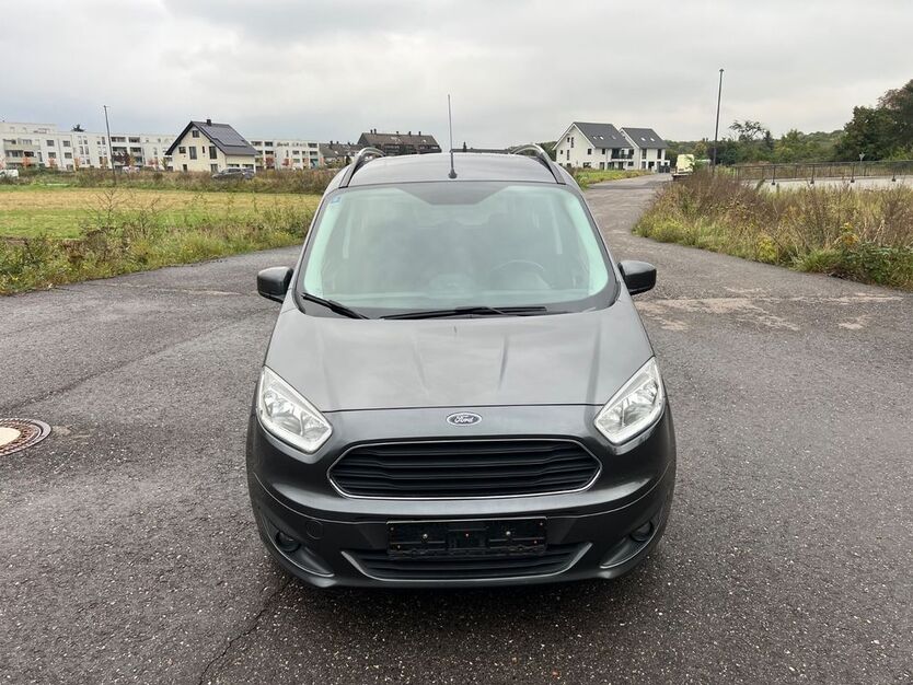 Ford Tourneo Courier 133.000 km 7.250 € Köln/Poll 51105