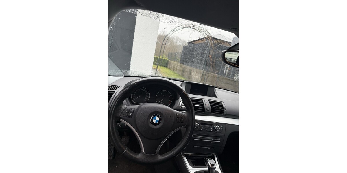 BMW 1er 240.000 km 2.150 &euro; Föhren 54343