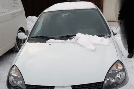 Renault Clio 129.000 km 1.300 &euro; Thum 09419