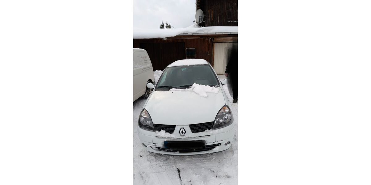 Renault Clio 129.000 km 1.300 &euro; Thum 09419