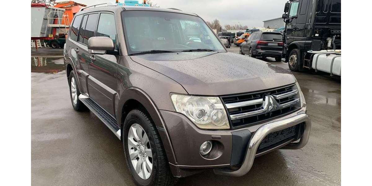 Mitsubishi Pajero 299.998 km 10.990 &euro; Mühlheim am Main 63165