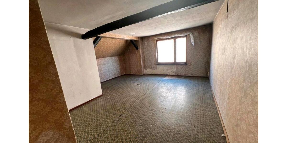 Einfamilienhaus Genthin - 9 Zimmer, 286 m&sup2;, 160.000&euro; | Angebot:26787359