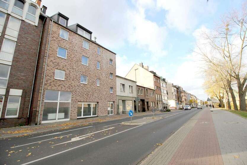 Wohnung zum Mieten in Neuss 1.300 € 140 m²
