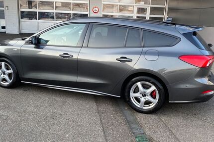 Ford Focus 121.500 km 16.690 &euro; Leingarten 74211