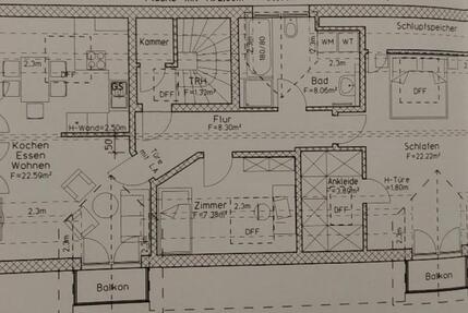 3-Zimmer-Dachgeschoßwohnung mit 4 Balkonen u. 2 KFZ-Stellplätzen
