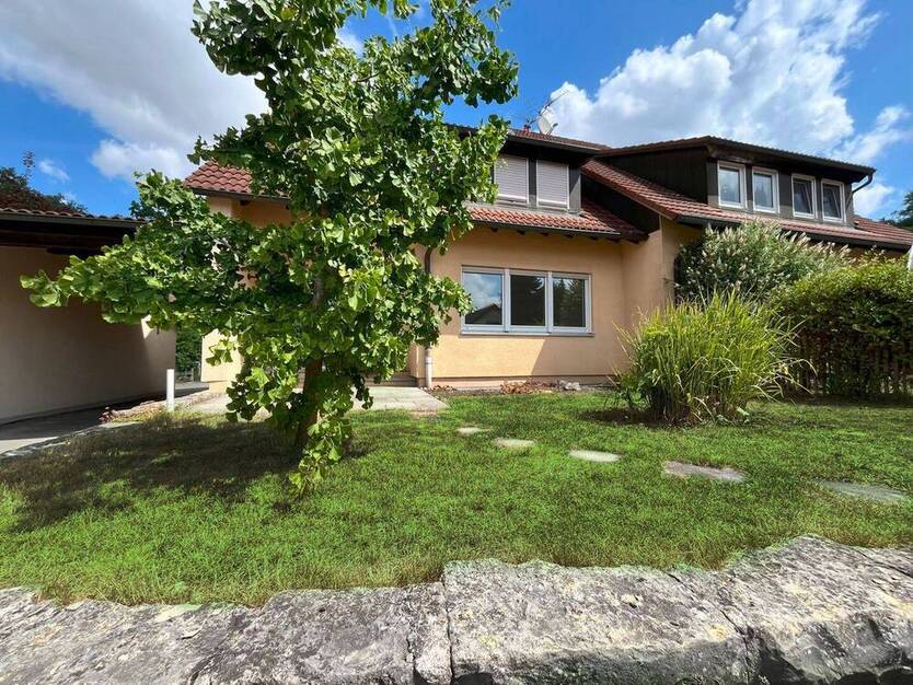 Erdgeschoßwohnung mit Garten