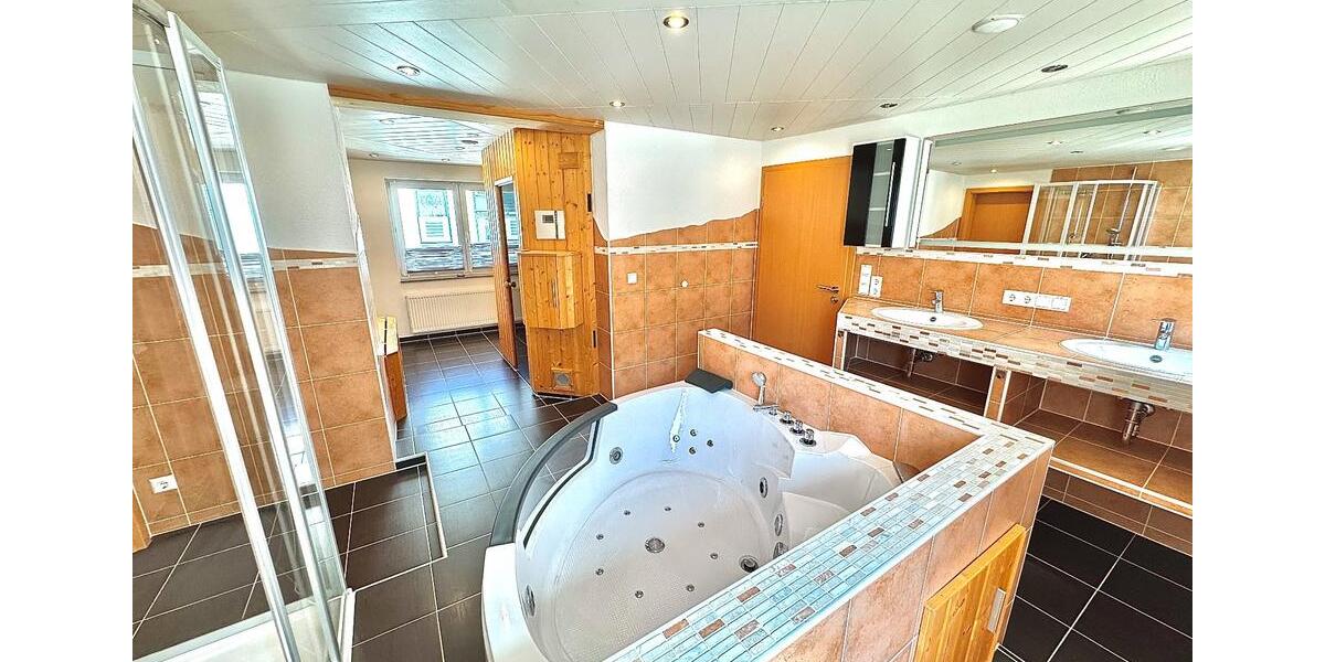 Reihenhaus Schramberg - 4 Zimmer, 144 m&sup2;, 1.120&euro; | Angebot:26296304