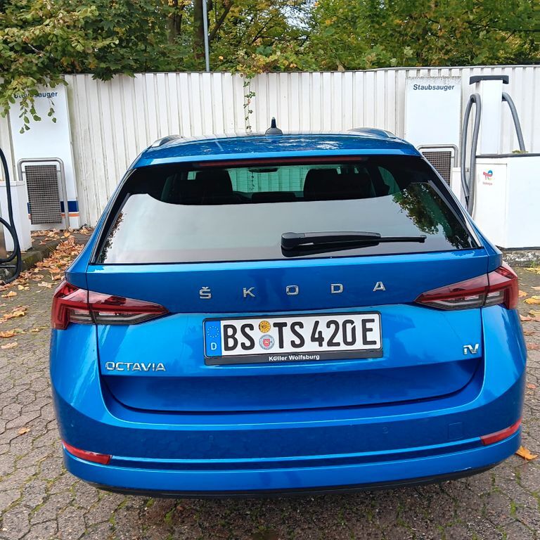 Skoda Octavia 52.000 km 22.600 € Braunschweig 38120